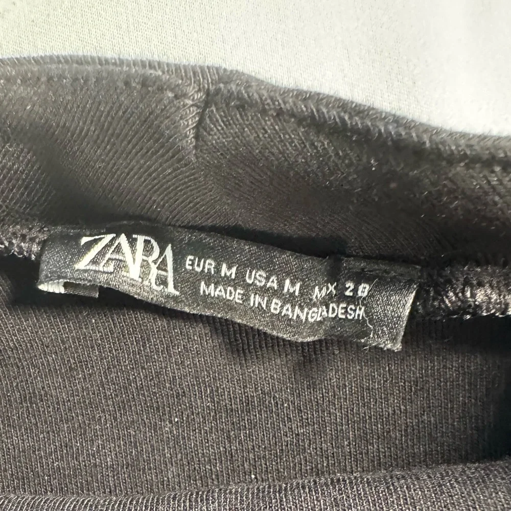 Zara Black Crewneck Long Sleeve Top - Picture 2 of 3